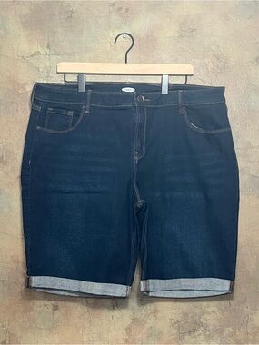 Women’s Old Navy Dark Indigo Denim Bermuda Shorts - NWOT